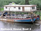 redneck-house-boat-9529.jpg